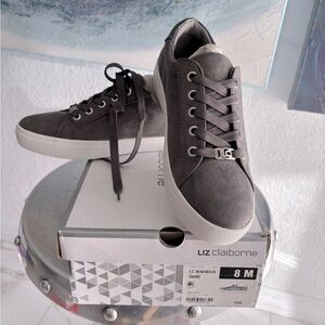 Liz Claiborne. Size 8. Womens.